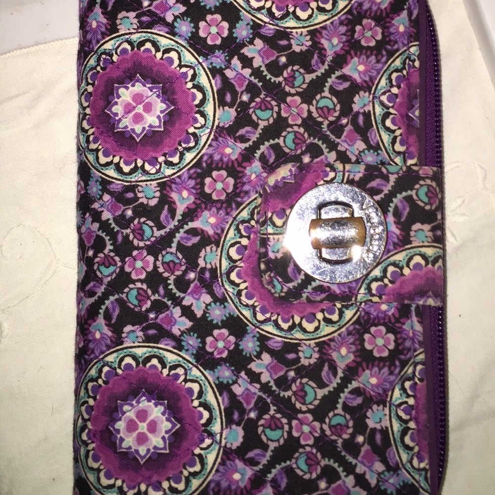 Lilac medallions turn lock wallet